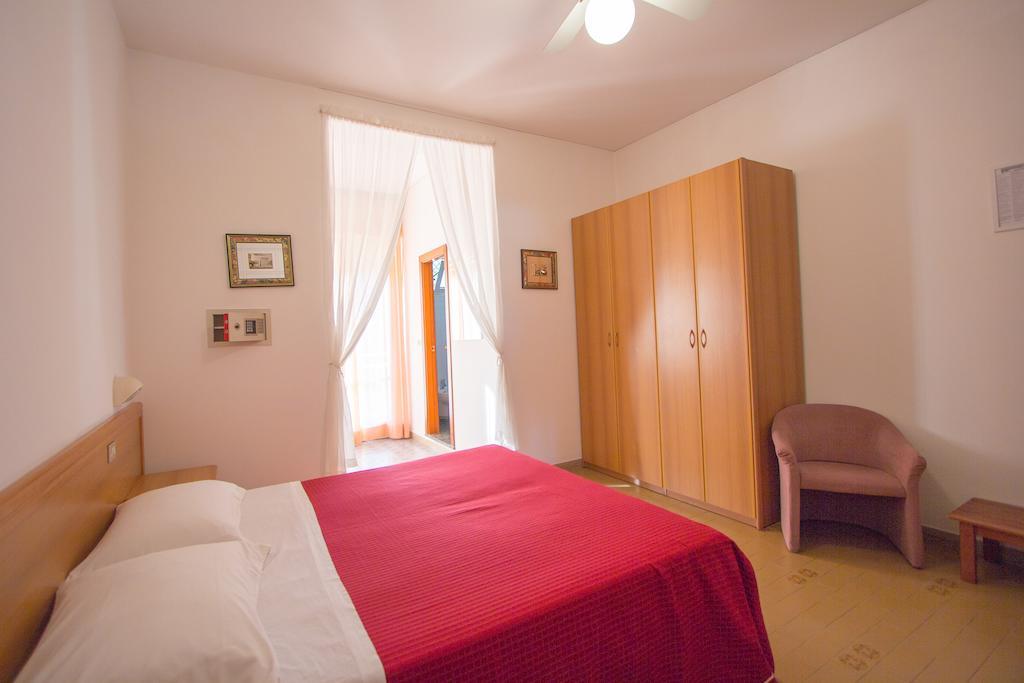 Casa Portofino Rooms&Breakfast Cesenatico Quarto foto